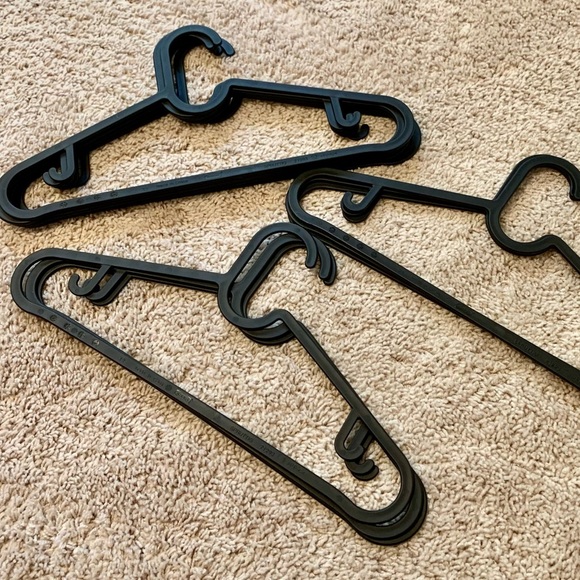 IKEA Spruttig Clothes Hangers Black - Picture 1 of 9